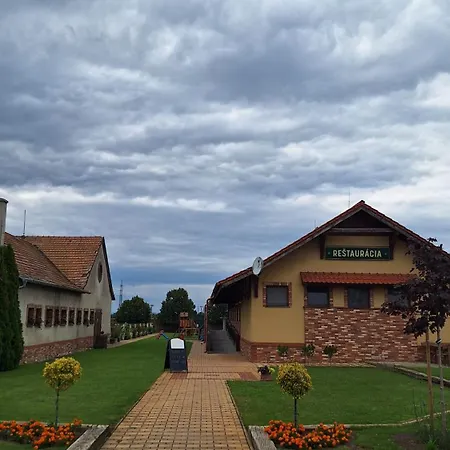 Petrov Grunt Penzión pre hostí