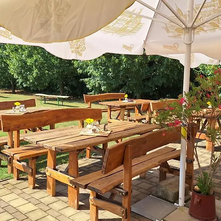 Petrov Grunt Penzión pre hostí